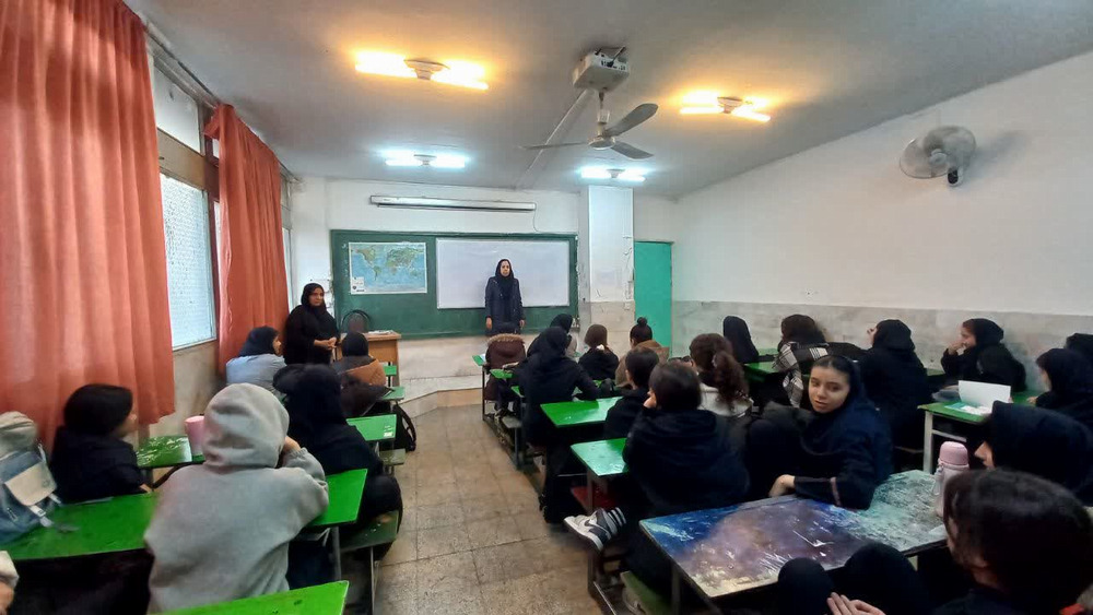 برگزاری کلاس‌های آموزشی پویش تغذیه با موضوع نان کامل در مدارس تحت پوشش مرکز بهداشت جنوب تهران